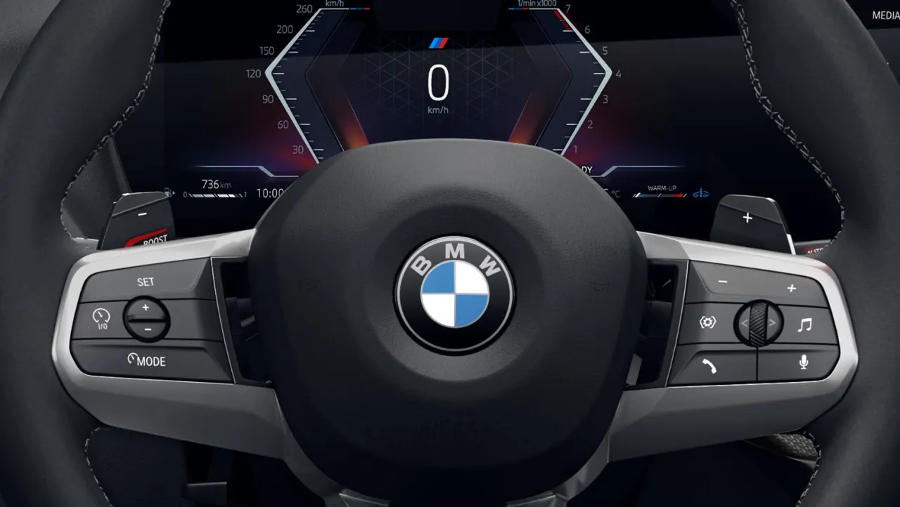 7stupňová dvouspojková automatická převodovka Steptronic včetně řadicích pádel na volantu